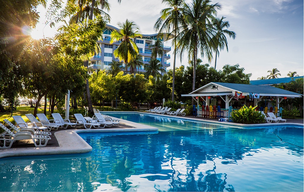Contiguo al Yact Club, Cocal de Puntarenas.